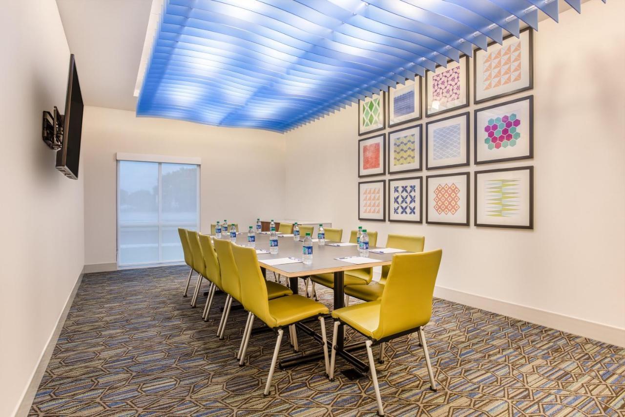 Holiday Inn Express & Suites - Ottawa By Ihg Екстер'єр фото