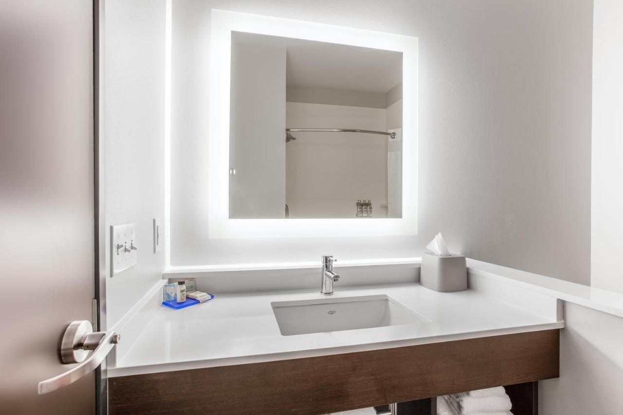 Holiday Inn Express & Suites - Ottawa By Ihg Екстер'єр фото