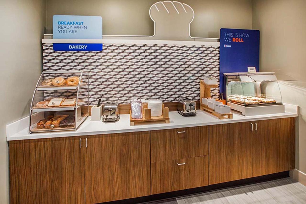 Holiday Inn Express & Suites - Ottawa By Ihg Екстер'єр фото